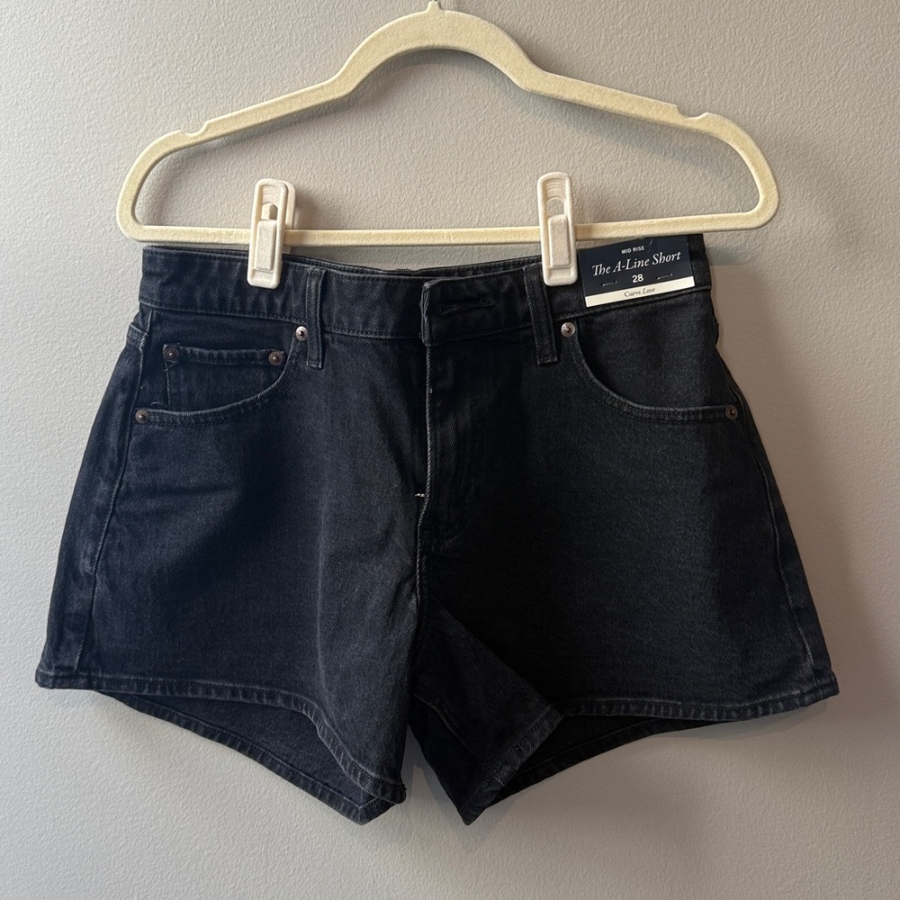 Abercrombie & Fitch Black Curve Love Mid Rise A-Line Short